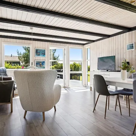 Holiday home Janick - 150m From The Sea By Interhome *